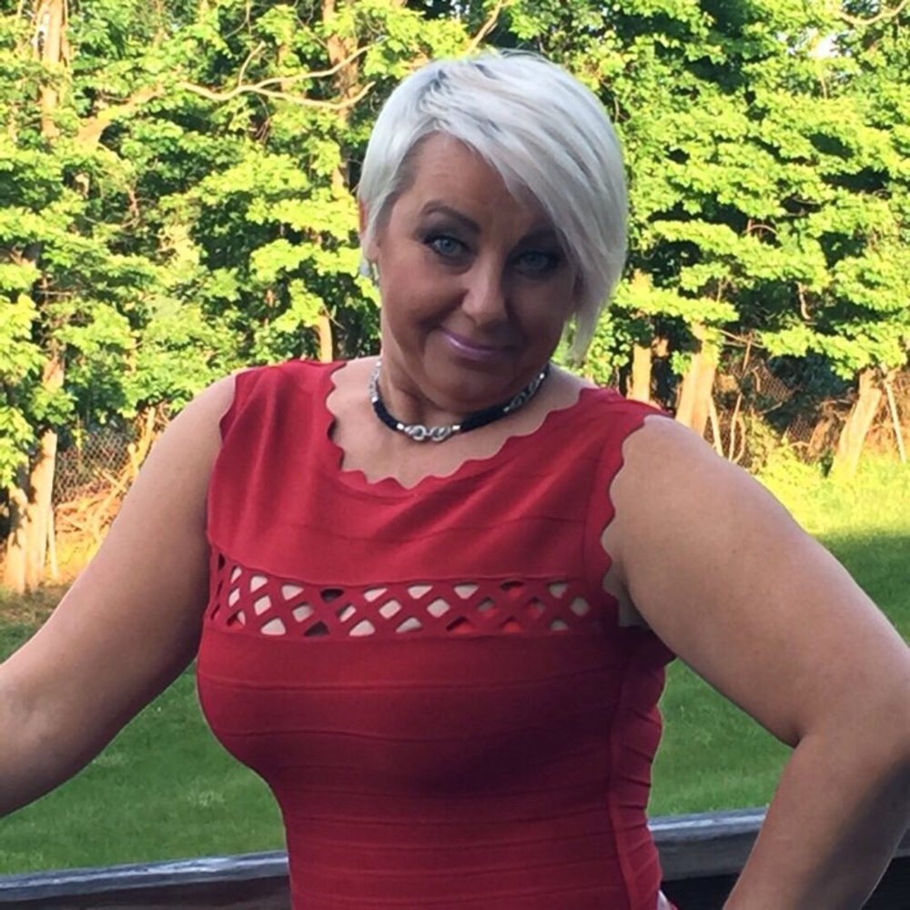 Meet your Posher, Angela